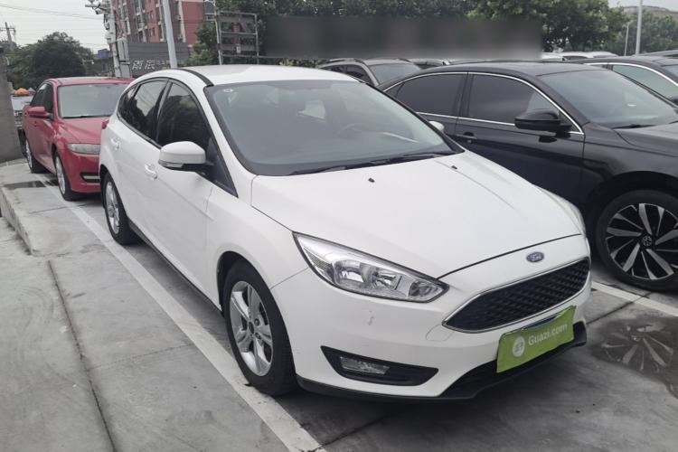 Used Ford Focus 2015 Hatchback 1.6L Automatic Comfort Model Front Right 45 Deg