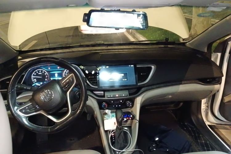 Used Buick GT 2018 15T Dual-Clutch Elite Model China V Standard Center Console