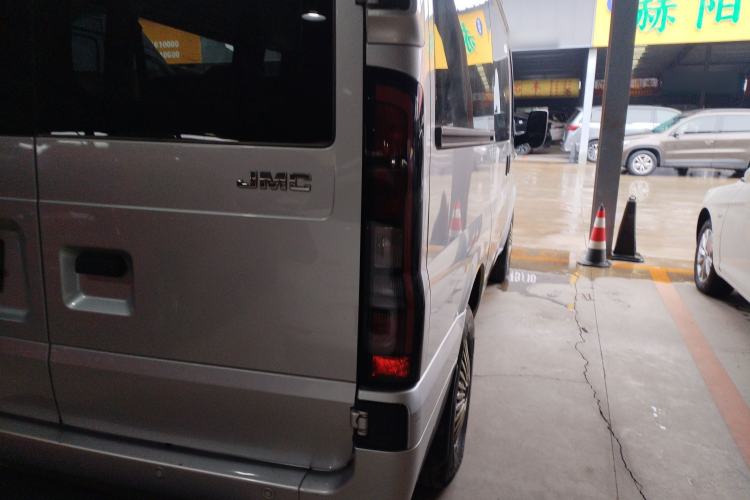 Used JMC Fushun 2022 2.0T Manual Multi-Function Passenger Vehicle Short Wheelbase Mid-Height Roof 6-Seater