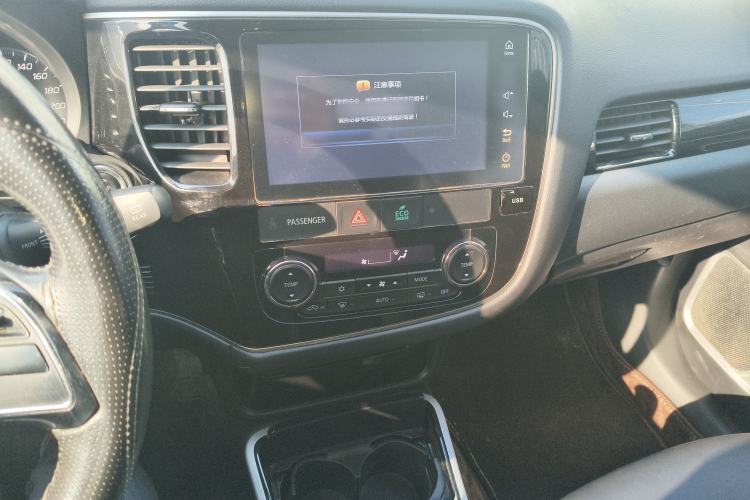 Used Mitsubishi Outlander 2019 2.0L Two-Wheel Drive Comfort Edition 5 Seats China V Standard
