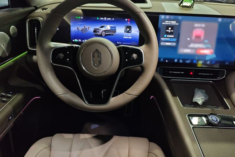 Used Hima AITO M9 2024 Range-Extended Ultra Version 52 kWh 5-Seater Model
