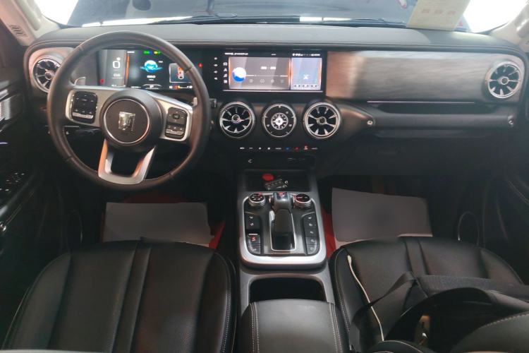 Used Tank 300 2023 City Edition 2.0T—Stylish as Ever Center Console