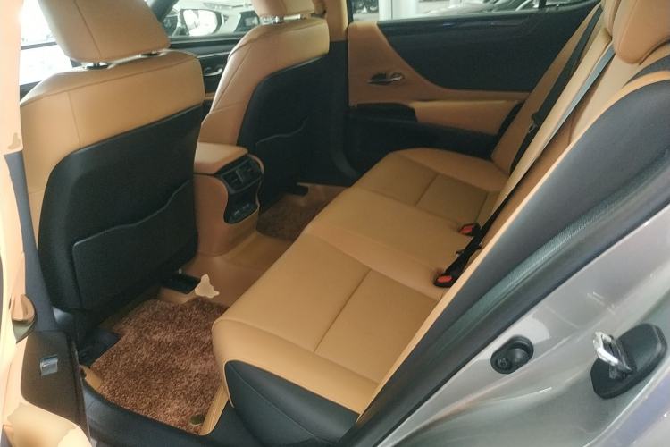 Used Lexus ES 2023 200 Excellence Edition