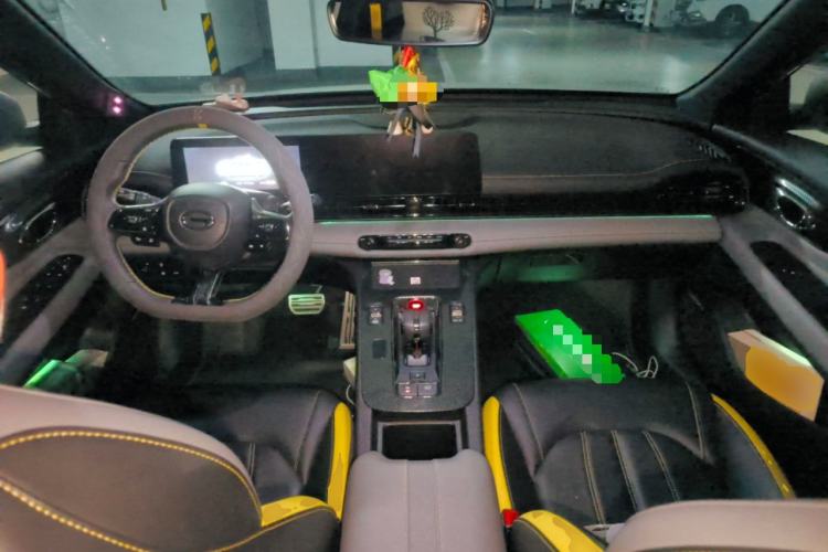 Used GAC Trumpchi EMPOW 2023 270T DCT J16 Version Center Console