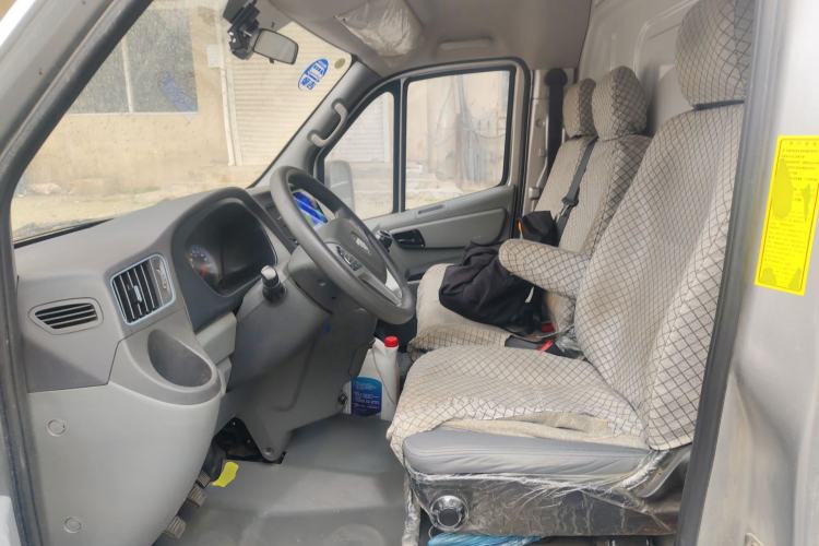 Used Foton Toano 2023 Joy Elephant Van 2.0T Manual Transmission Extended Wheelbase Ultra-High Roof Rear Single Tire 3-Seater

