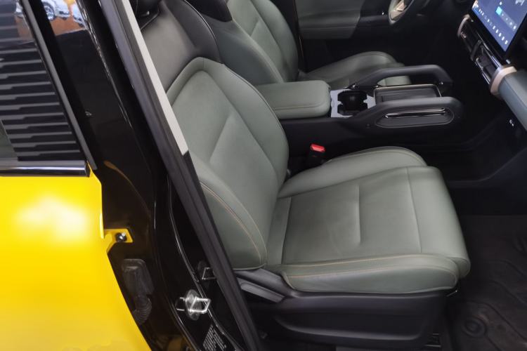 Used iCAR 03 2024 501km Two-Wheel Drive Long-Range Version Right Front Seat