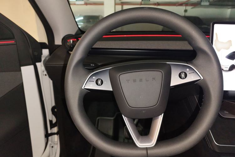 Used Tesla Model Y 2025 Rear-Wheel-Drive Version