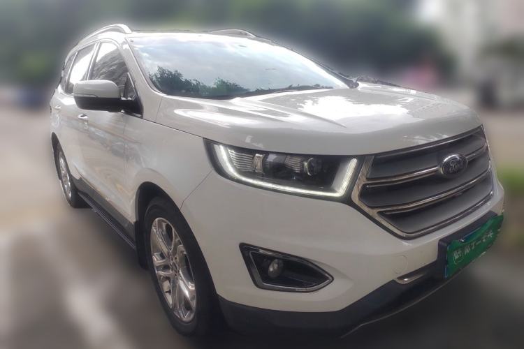 Used Ford Edge 2016 EcoBoost 245 Two-Wheel-Drive Titanium 7-Seater Front Right 45 Deg