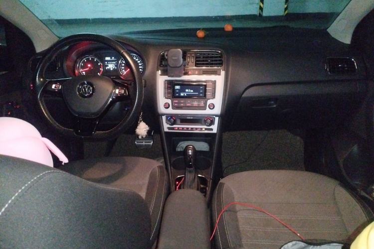 Used Volkswagen Polo 2016 1.6L Cross Polo Automatic
