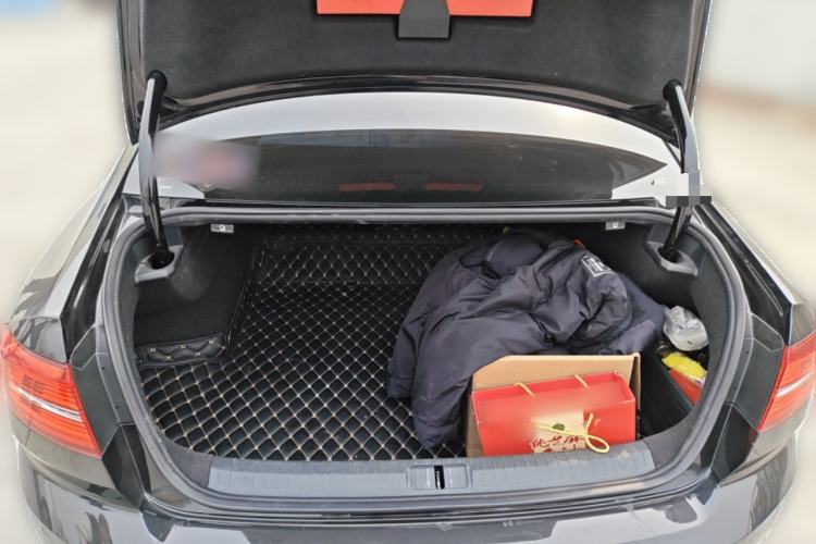 Used Volkswagen Magotan 2017 330TSI DSG Luxury Model Trunk