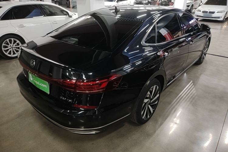 Used Volkswagen Passat 2022 330TSI Starry Luxury Edition
