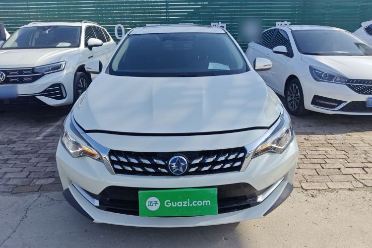 Used Venucia D60 2019 100 000 Glory 1.6L XL Manual Chenku Edition China VI Front