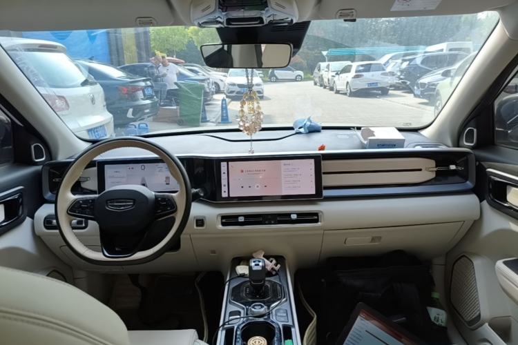 Used Geely Auto icon 2023 1.5TD Chocolate Smoothie Edition Center Console