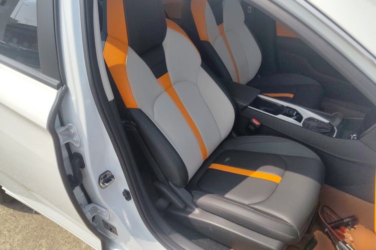 Used Dongfeng Aeolus Yixuan 2023 Mach Edition 1.5L Automatic Chasing Wind Version Right Front Seat