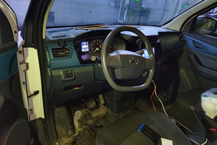 Used SAIC MAXUS EV30 2019 City Logistics Vehicle Fast Delivery Version Long Wheelbase Mengguli 35 kWh
