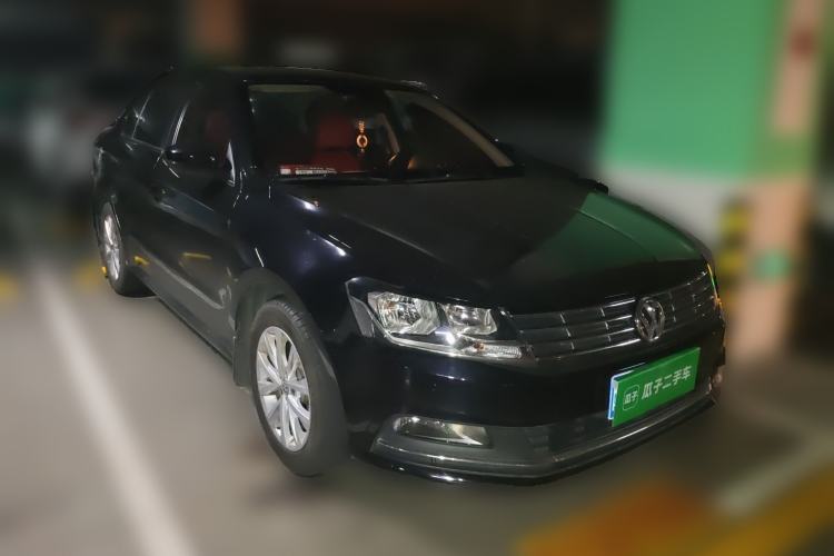 Used Volkswagen Lavida 2015 1.6L Automatic Comfort Edition Front Right 45 Deg