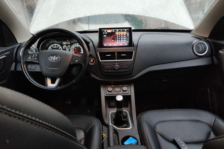 Used Bestune X40 2018 Internet Celebrity Edition 1.6L Manual Luxury Version
