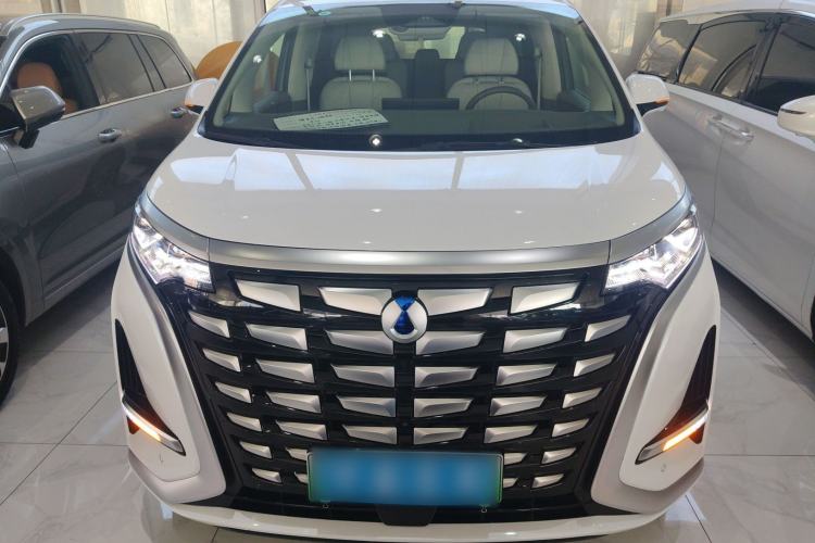 Used Denza D9 2022 DM-i 970 Four-Wheel Drive Prestige Model
