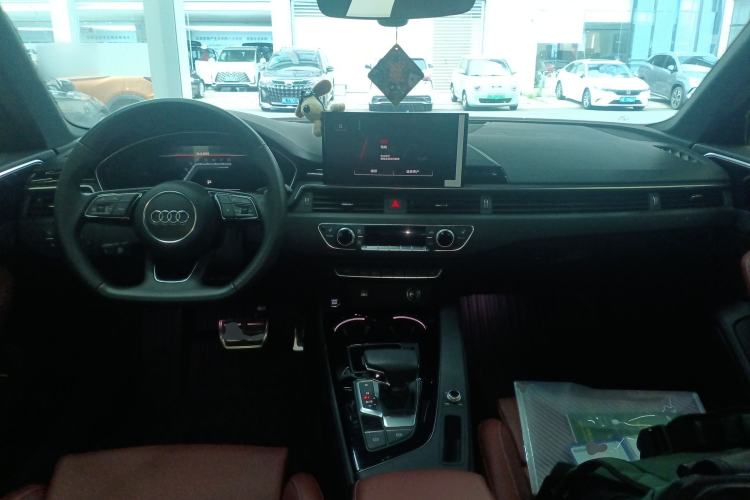 Used Audi A4L 2024 40 TFSI Luxury Dynamic Edition Center Console