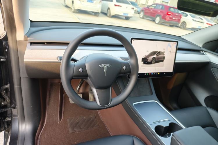 Used Tesla Model Y 2024 Long-Range All-Wheel-Drive Version