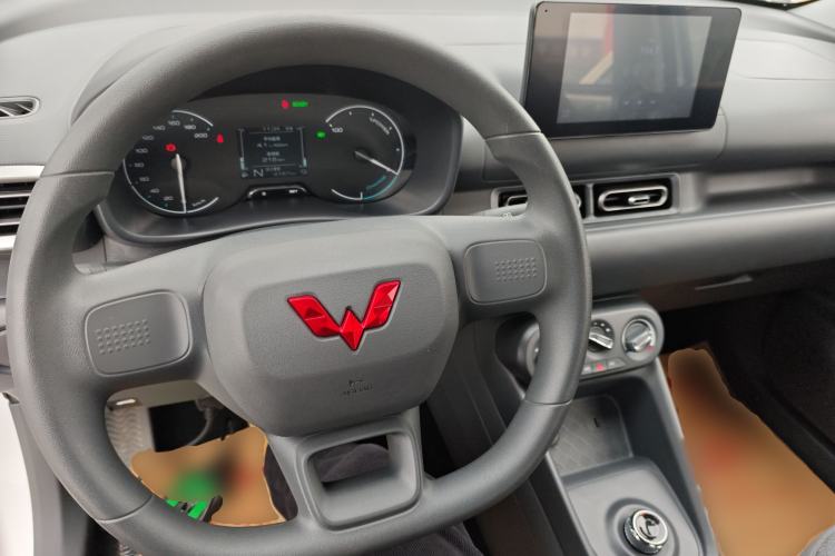Used Wuling Hongguang New Energy 2025 Extended-Range Hybrid 50 km Standard Version
