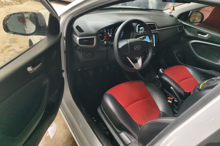 Used Hyundai Verna (older generation) 2017 1.4L Manual Colorful Skyroof Version China V Standard