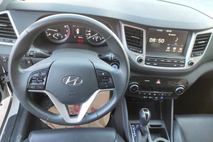 Used Hyundai Tucson 2015 1.6T Dual-Clutch Two-Wheel-Drive Smart Model

