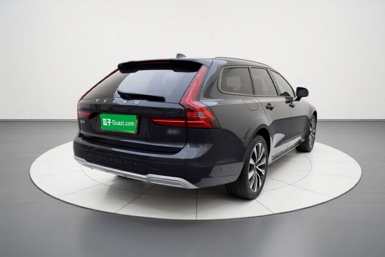 Used Volvo V90 2021 Cross Country B5 AWD Smart Range Edition Exterior 5