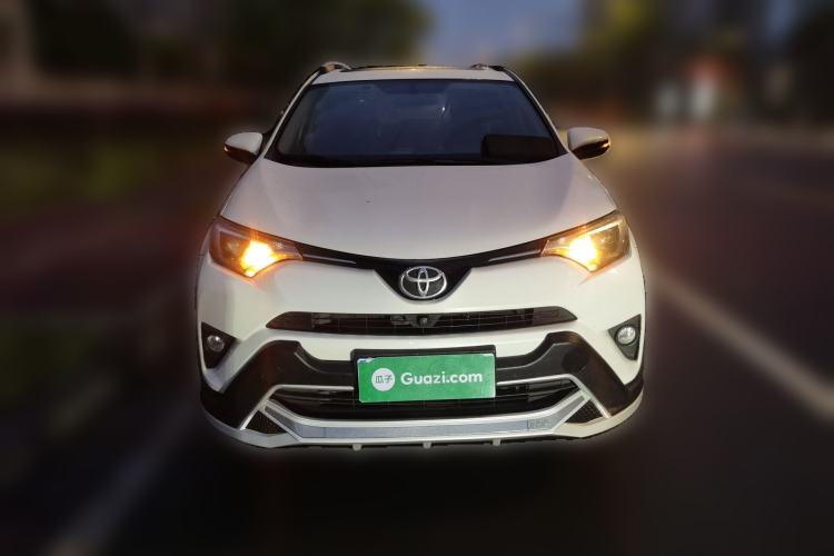 Used Toyota RAV4 2016 2.0L CVT Two-Wheel Drive Fashion Edition China V Standard Front