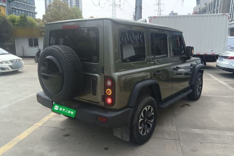 Used 212 T01 2024 2.0T Explorer Rear Right 45 Deg