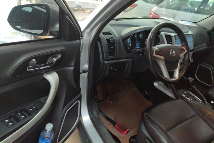 Used Changan CS35 2014 1.6L Automatic Luxury Model China IV Standard
