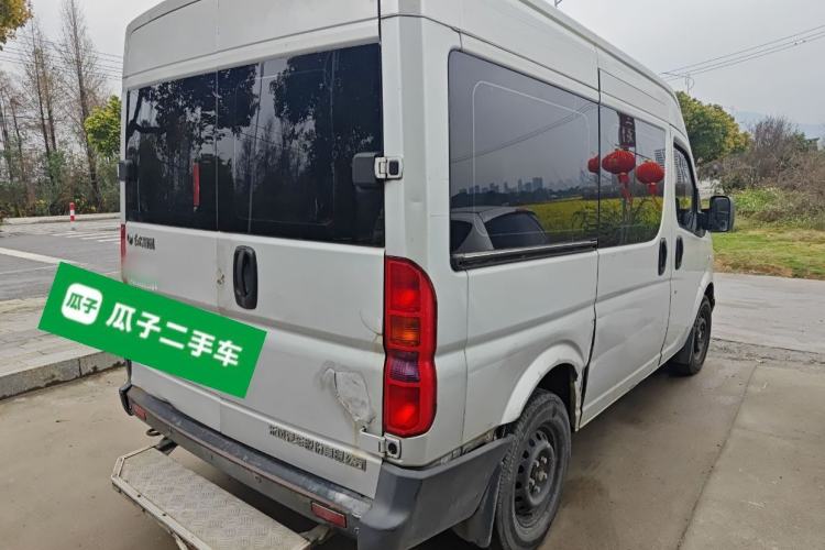 Used Dongfeng Yufeng 2014 2.5T YuliBao Logistics Vehicle Low-Trim Version with Short Wheelbase and Mid-Roof Design – ZD25 Rear Right 45 Deg