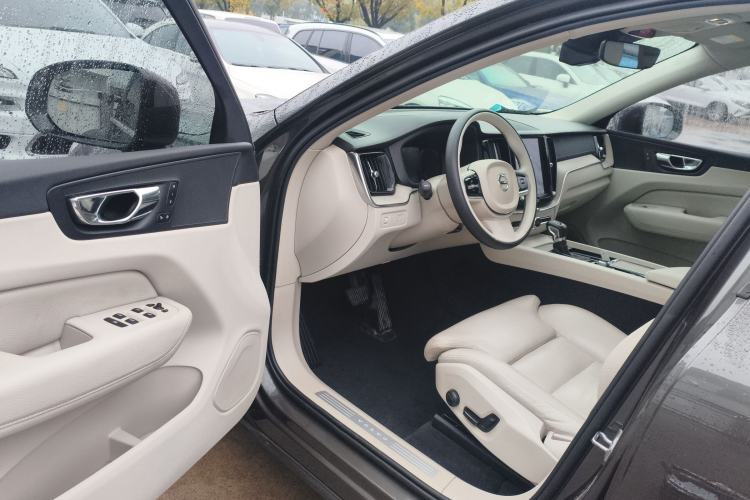 Used Volvo XC60 2018 T5 4x4 Zhiya Luxury Edition
