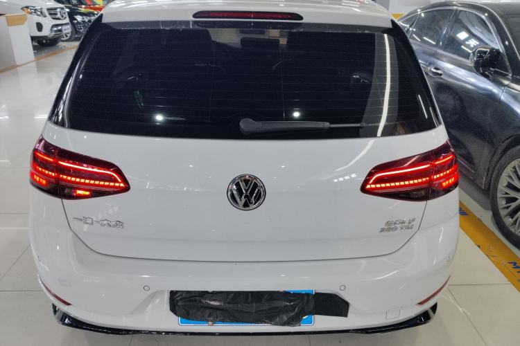 Used Volkswagen Golf 2018 280TSI Automatic R-Line Model
