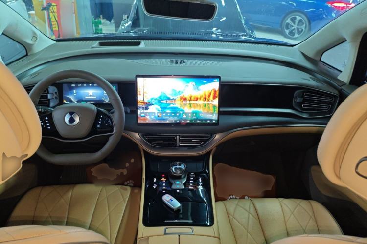 Used Denza D9 2022 DM-i 970 Four-Wheel Drive Flagship Model
