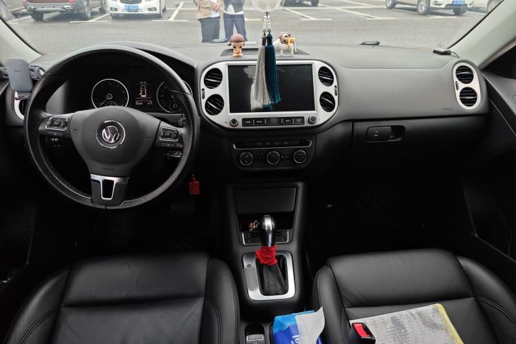 Used Volkswagen Tiguan 2015 1.8TSI Automatic Two-Wheel Drive Comfort Edition Center Console