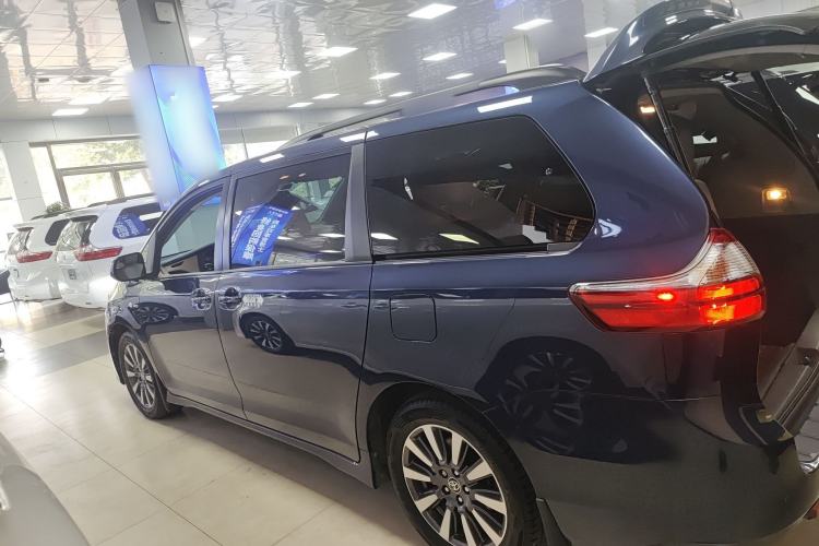 Used Toyota Sienna (Parallel Import) 2019 3.5L Two-Wheel Drive LE Trim 7 Seats U.S. Specification