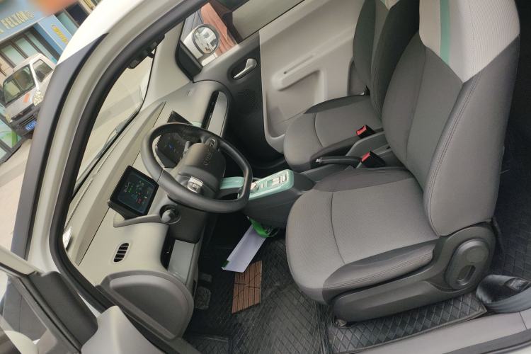 Used CHANGAN NEVO Lumin 2022 155 km – Refreshingly Sweet Edition Left Front Seat