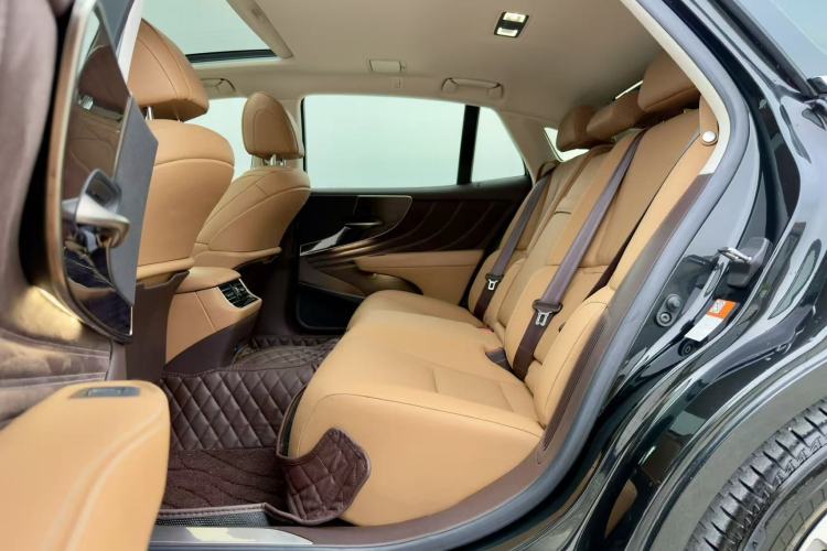 Used Lexus LS 2020 500h Excellence Edition China VI standard Interior 8