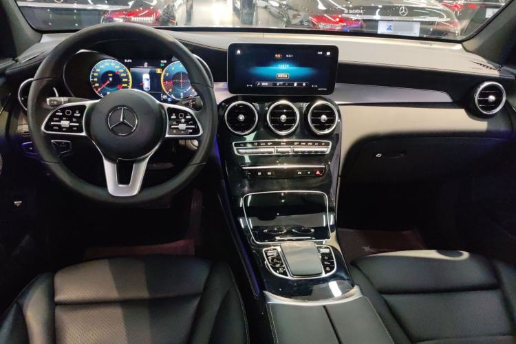 Used Mercedes-Benz GLC Coupe 2020 GLC 260 4MATIC Coupe SUV Center Console