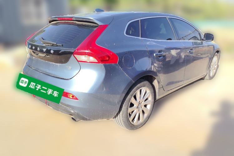 Used Volvo V40 2013 2.0T Zhiya Edition
