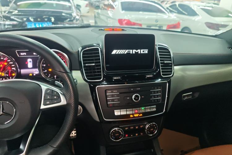 Used Mercedes-Benz GLE AMG 2017 AMG GLE 43 4MATIC Center Console