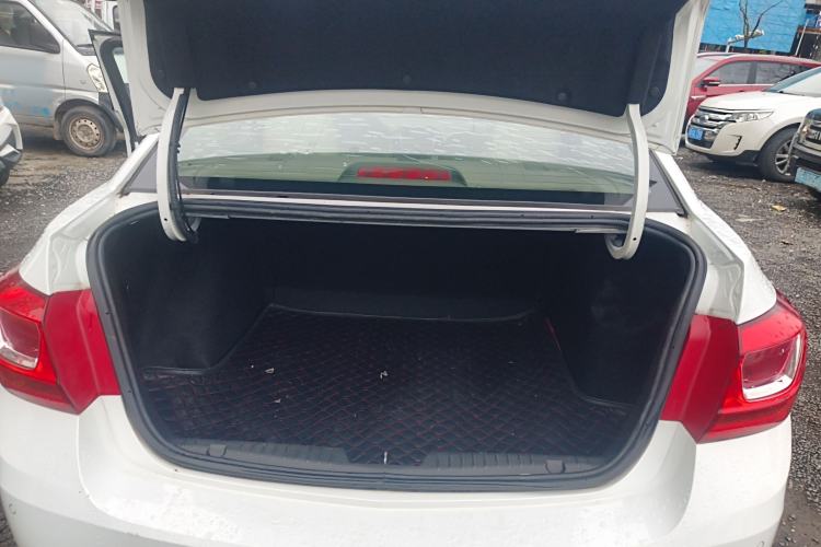 Used Chevrolet Cruze 2015 1.5L Classic SE AT Trunk