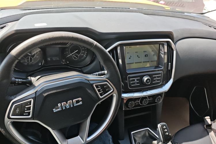 Used JMC Yuhu EV 2022 4x2 LX JX1032PSEF5BEV Center Console