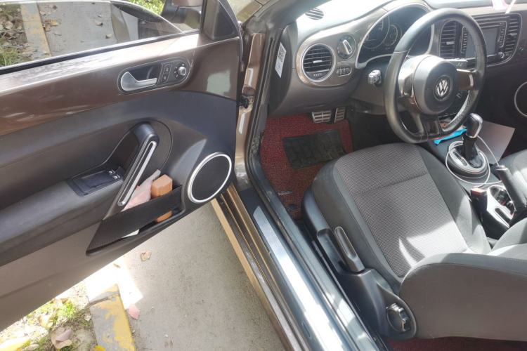 Used Volkswagen Beetle 2015 180TSI model
