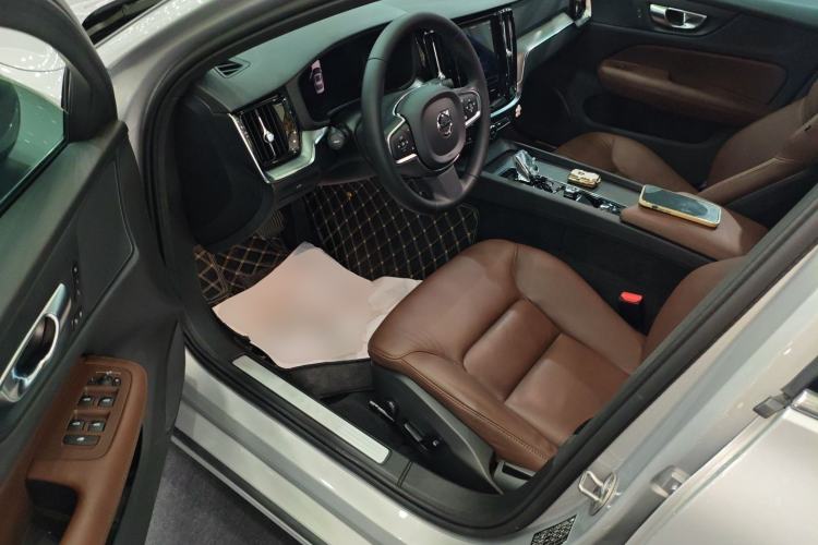 Used Volvo S60 2023 B4 Zhiyi Luxury Edition