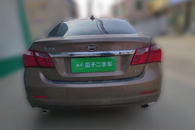 Used BYD G6 2011 2.0L Manual Luxury Version
