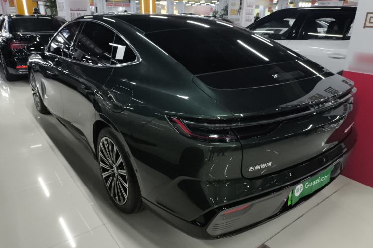 Used Geely Galaxy 8 2025 130km EM-P Starship Edition Rear Left 45 Deg