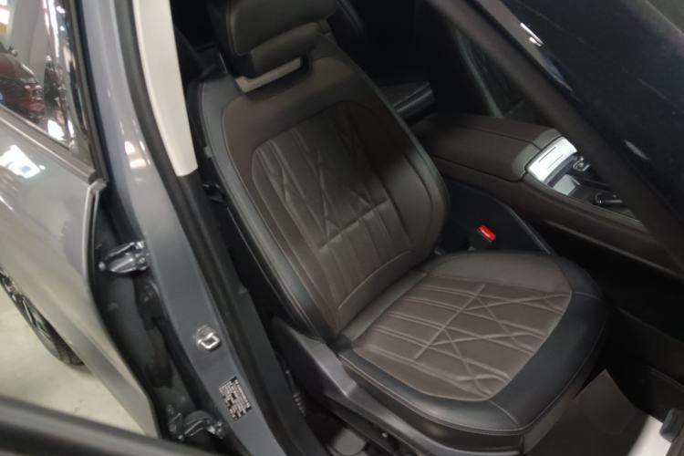 Used Ford Edge 2025 Ford Explorer L 2.0T EcoBoost E-Hybrid Four-Wheel-Drive 7-Seater Supreme Model
