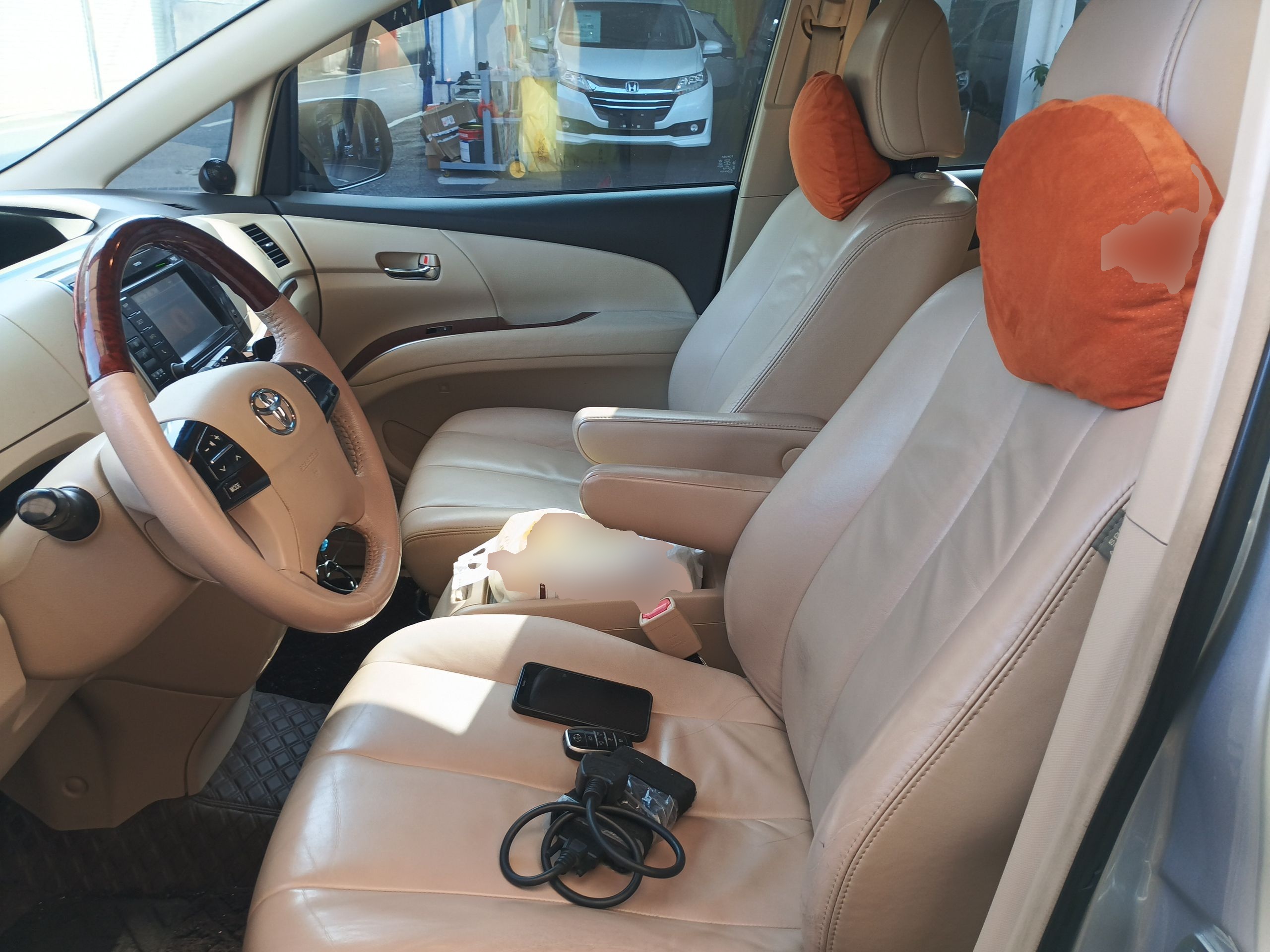 Переднее сиденье в автомобиле